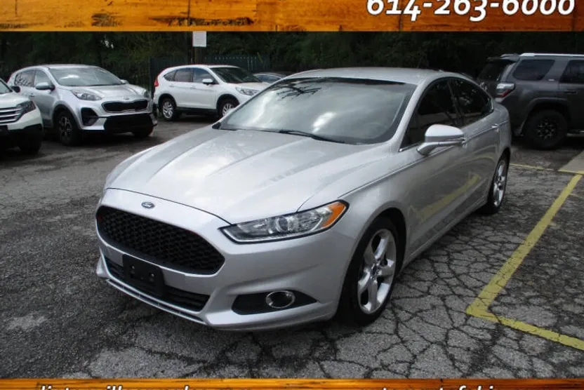 2015 Ford Fusion SE photo 1