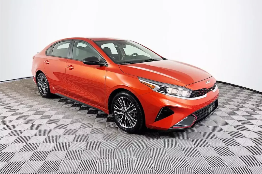 2023 Kia Forte GT-Line photo 1