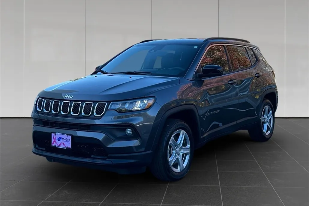 2024 Jeep Compass Latitude photo 1