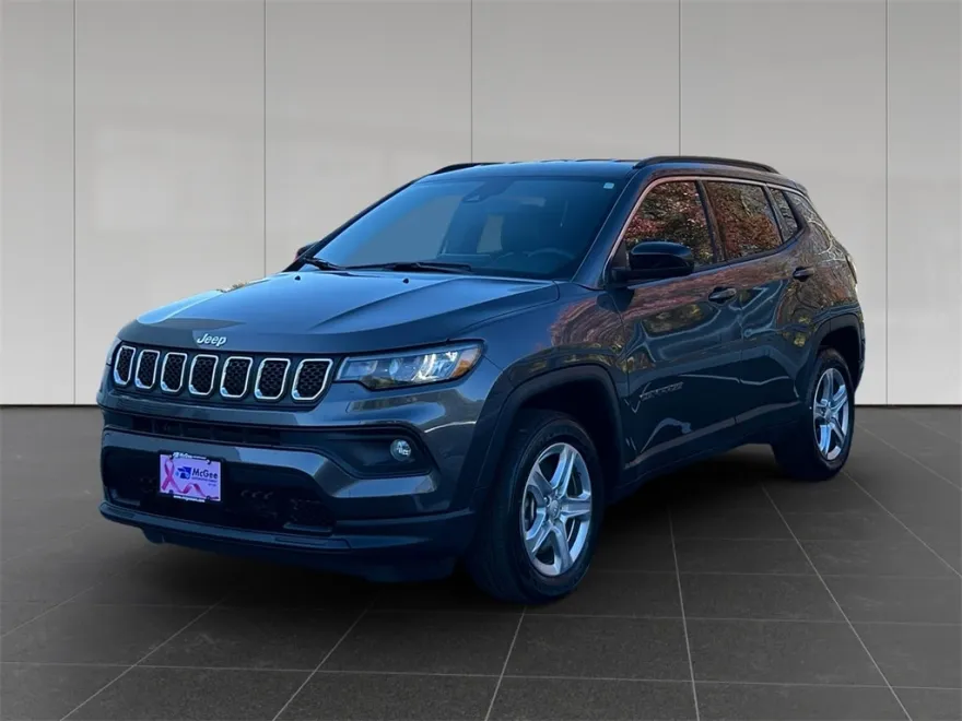 2024 Jeep Compass Latitude photo 1