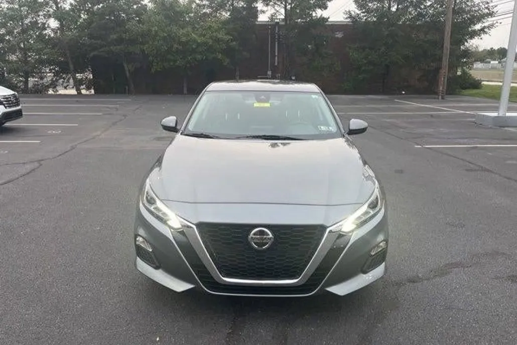 2021 Nissan Altima 2.5 SV photo 1