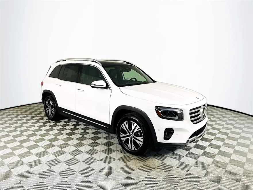 2025 Mercedes Benz GLB 250 photo 1