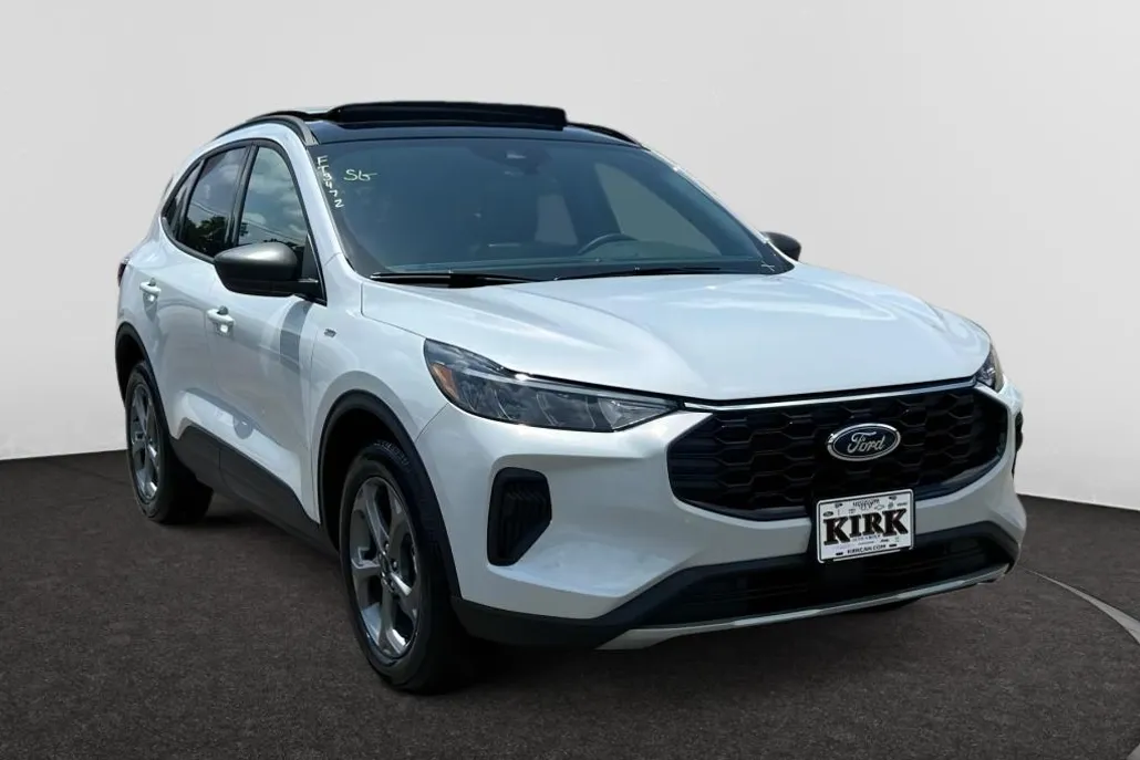 2025 Ford Escape ST-Line photo 1