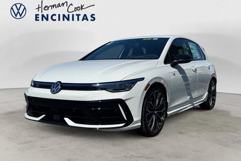 2025 Volkswagen Golf R 2.0 TSI photo 1