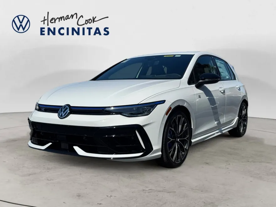 2025 Volkswagen Golf R 2.0 TSI photo 1