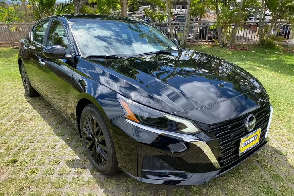 2025 Nissan Altima 2.5 SV photo 1
