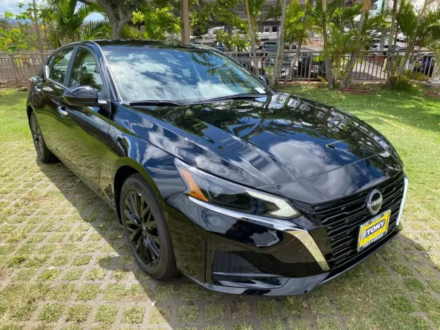 2025 Nissan Altima 2.5 SV photo 1
