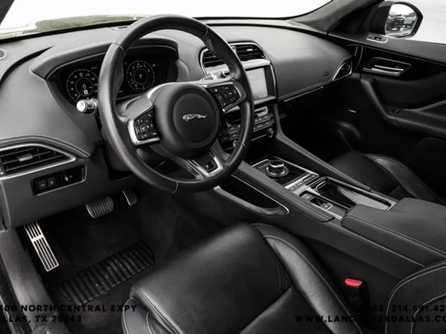 2020 Jaguar F-PACE S photo 1