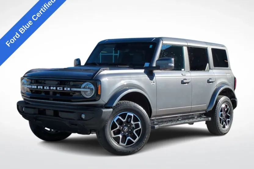2022 Ford Bronco Outer Banks photo 1