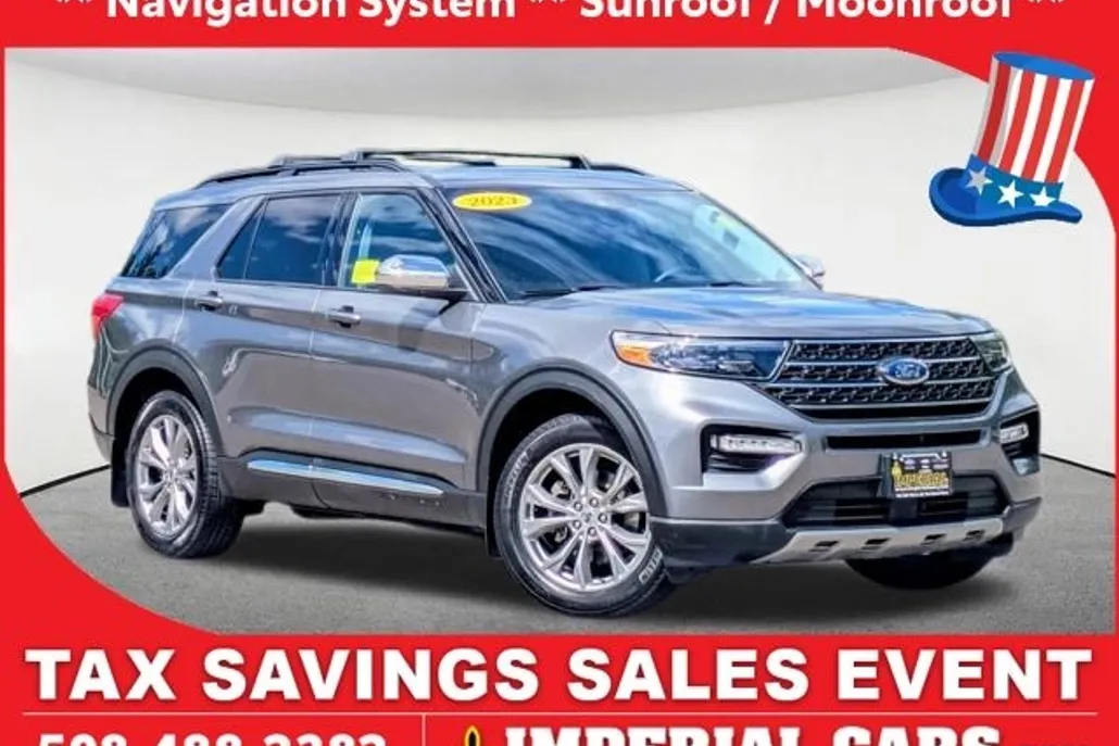 2023 Ford Explorer XLT photo 1