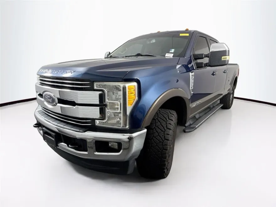 2017 Ford F-250 Lariat photo 1