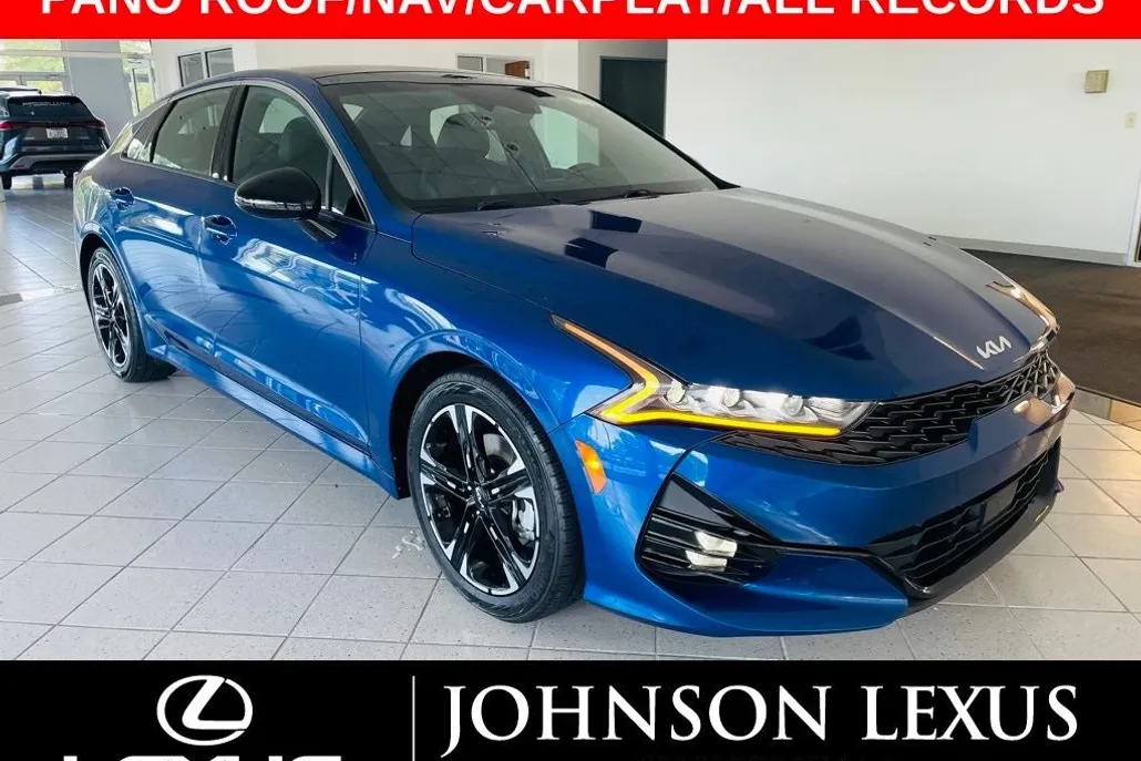 2022 Kia K5 GT-Line photo 1