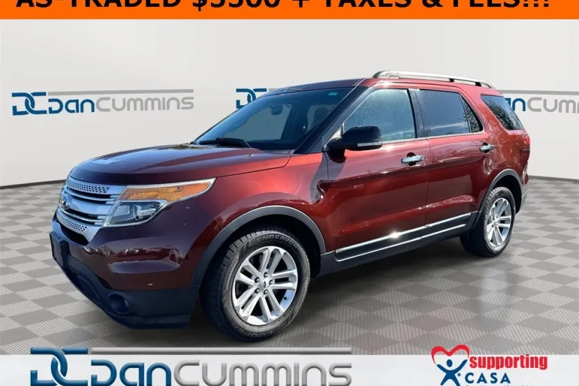2015 Ford Explorer XLT photo 1
