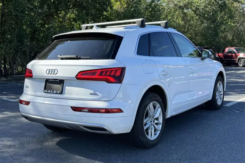2020 Audi Q5 45 Premium photo 1