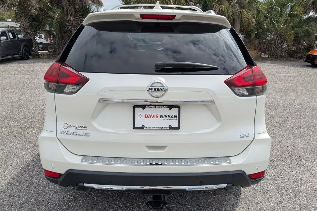 2020 Nissan Rogue SV photo 1