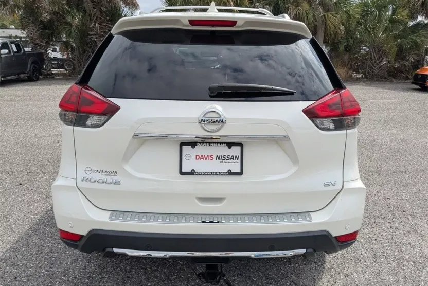 2020 Nissan Rogue SV photo 1