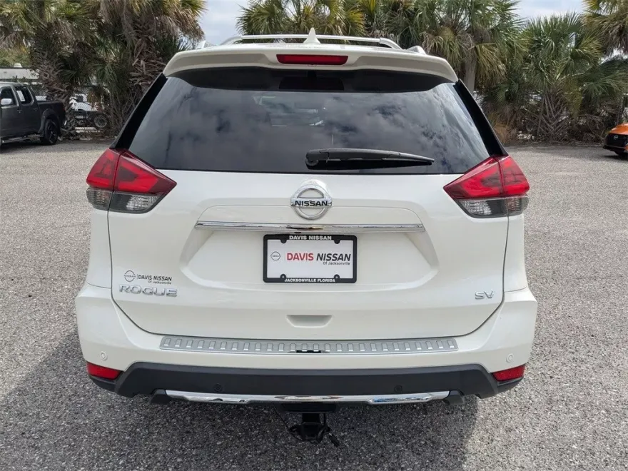 2020 Nissan Rogue SV photo 1