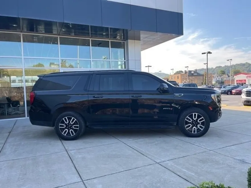 2021 Gmc Yukon XL AT4 photo 1