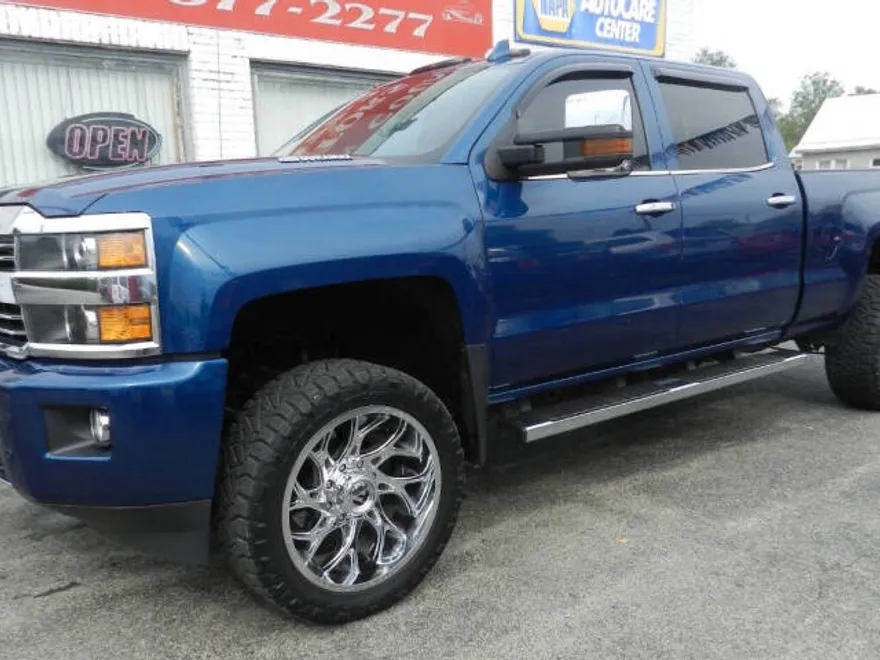 2015 Chevrolet Silverado 2500HD High Country photo 1