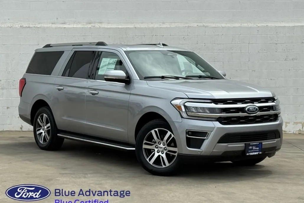 2023 Ford Expedition MAX Limited photo 1