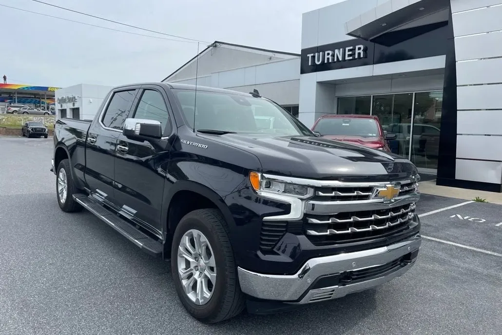 2024 Chevrolet Silverado 1500 LTZ photo 1