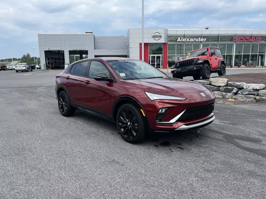 2024 Buick Envista ST photo 1