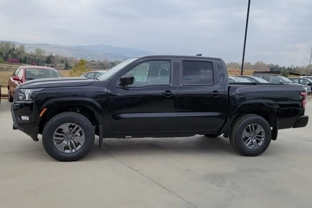 2025 Nissan Frontier SV photo 1