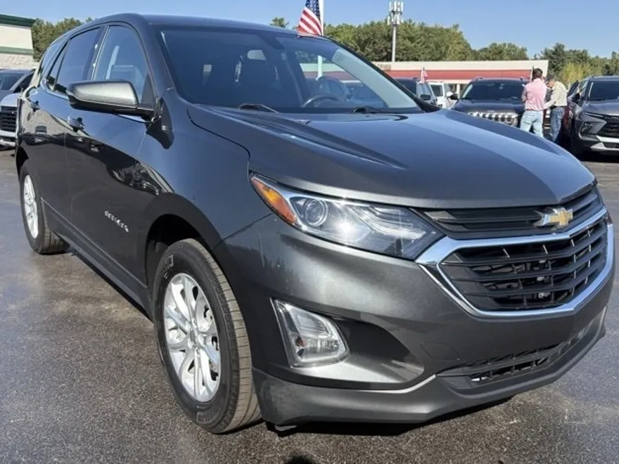 2018 Chevrolet Equinox LT photo 1