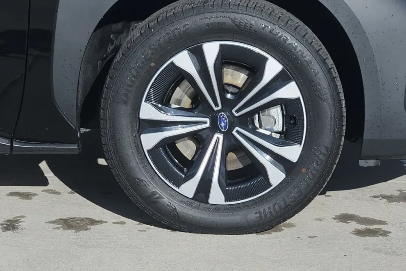 2024 Subaru Solterra Premium photo 1