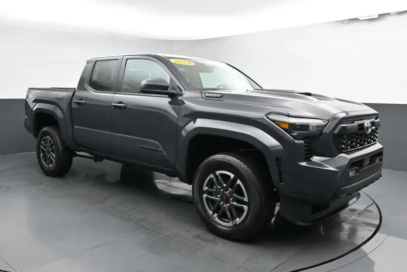 2024 Toyota Tacoma TRD Sport Double Cab photo 1