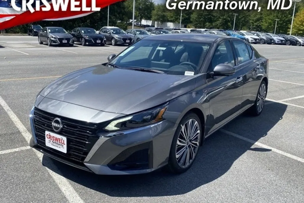 2025 Nissan Altima SL photo 1