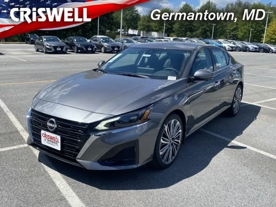 2025 Nissan Altima SL photo 1