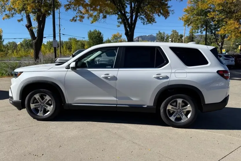 2025 Honda Pilot EX-L photo 1
