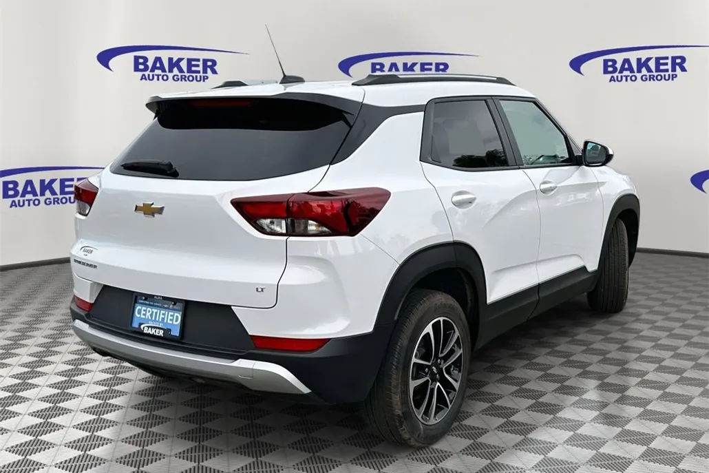 2024 Chevrolet Trailblazer LT photo 1