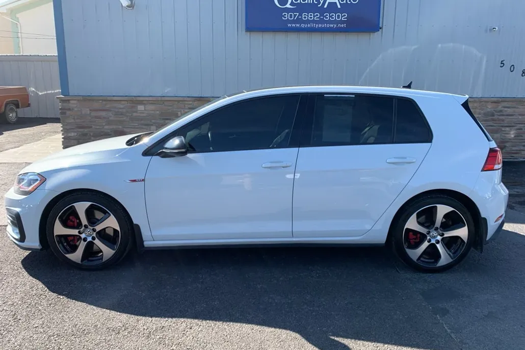 2020 Volkswagen Golf GTI SE photo 1