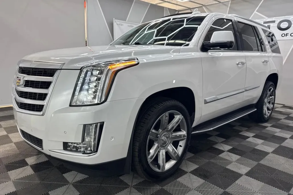 2019 Cadillac Escalade Luxury Sport photo 1