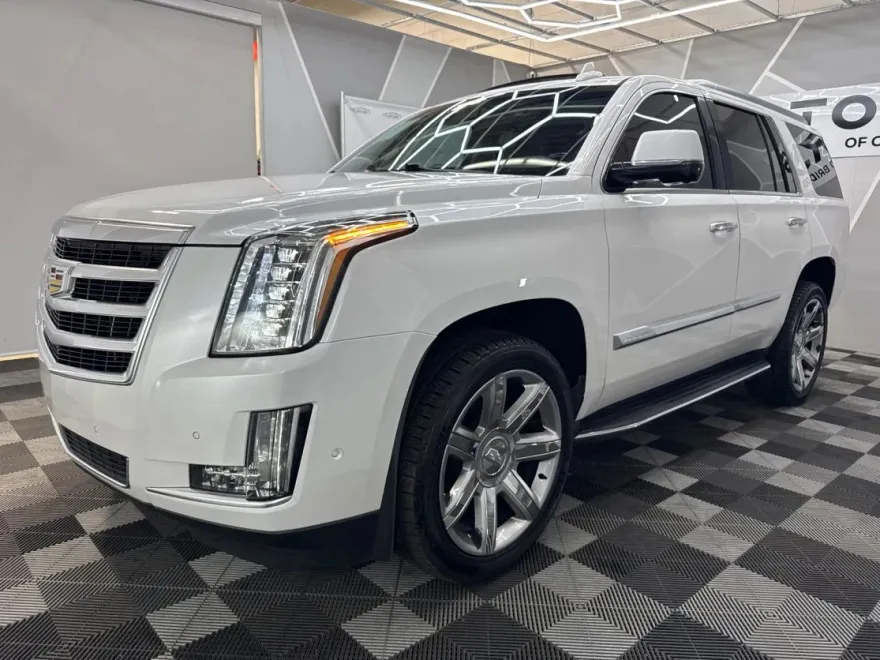 2019 Cadillac Escalade Luxury Sport photo 1