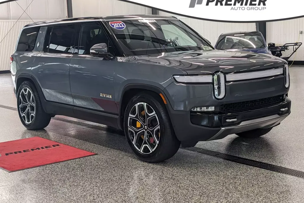 2022 Rivian R1S Launch Edition photo 1