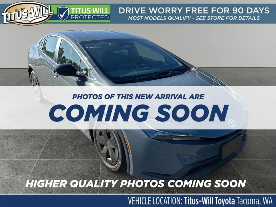 2023 Toyota Prius LE photo 1