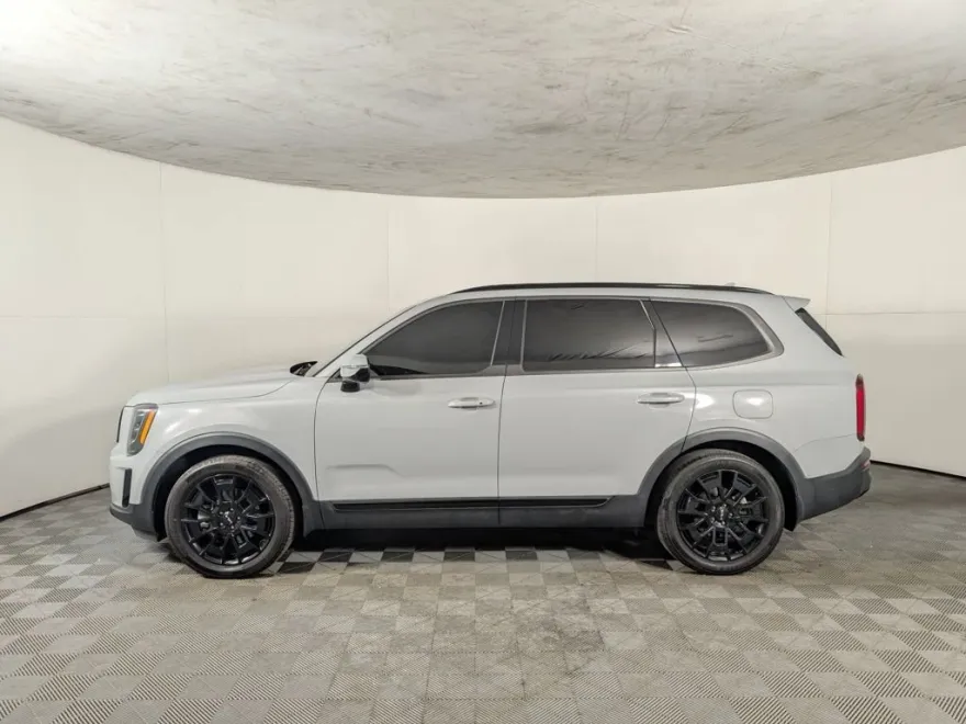 2022 Kia Telluride SX photo 1