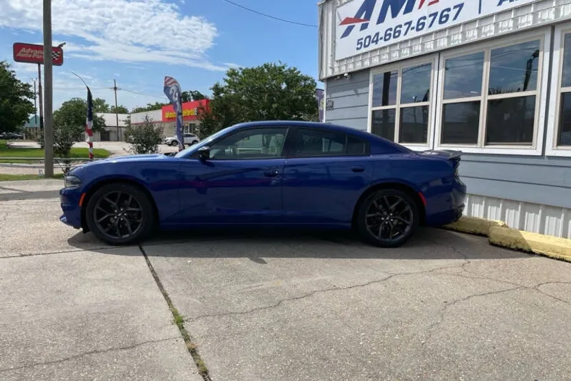 2019 Dodge Charger SXT photo 1