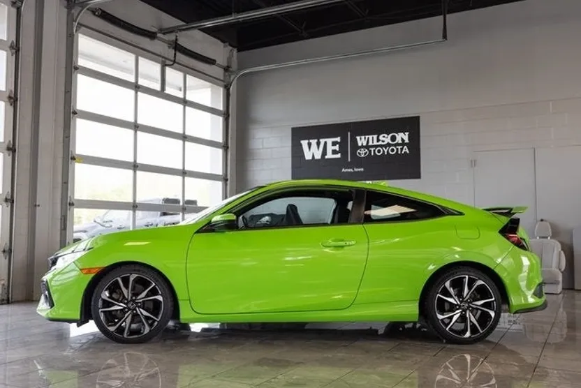 2017 Honda Civic Si photo 1