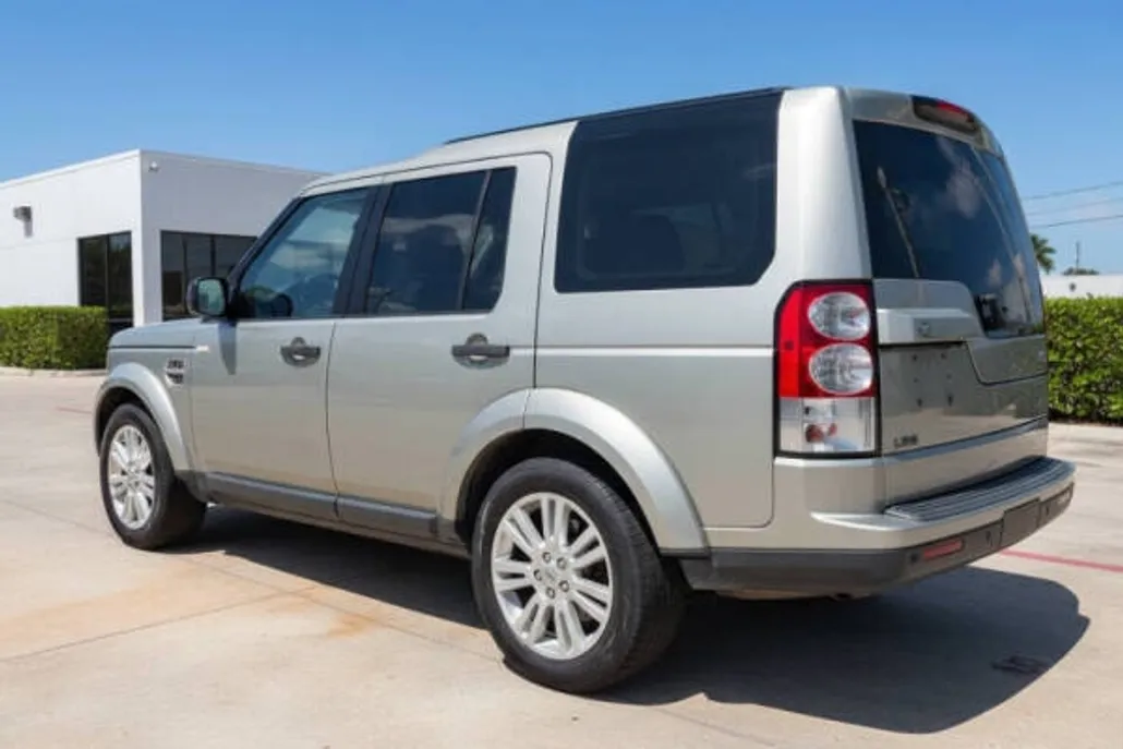 2010 Land Rover LR4 photo 1