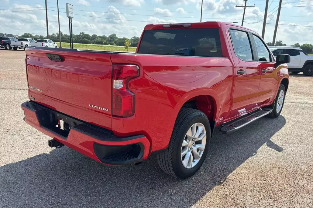 2022 Chevrolet Silverado 1500 Custom photo 1