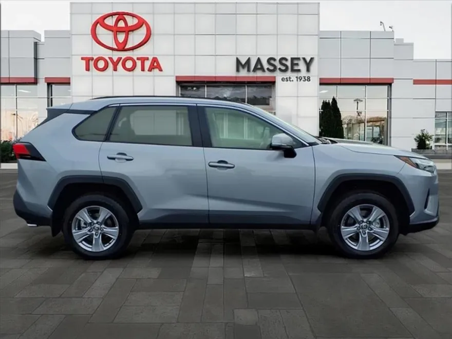 2025 Toyota RAV4 XLE photo 1