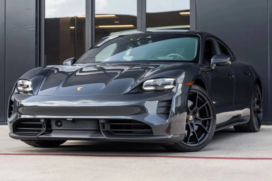 2022 Porsche Taycan GTS photo 1