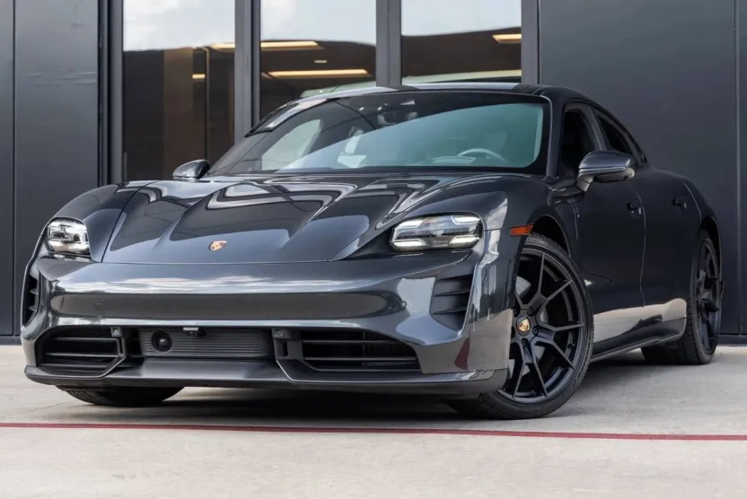 2022 Porsche Taycan GTS photo 1