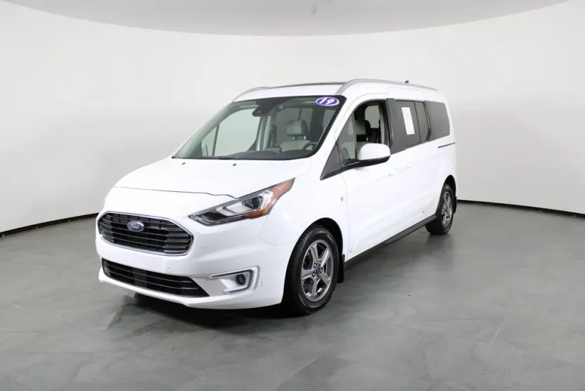 2019 Ford Transit Titanium photo 1