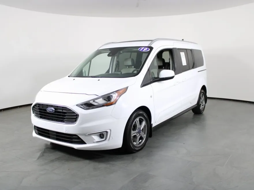 2019 Ford Transit Titanium photo 1