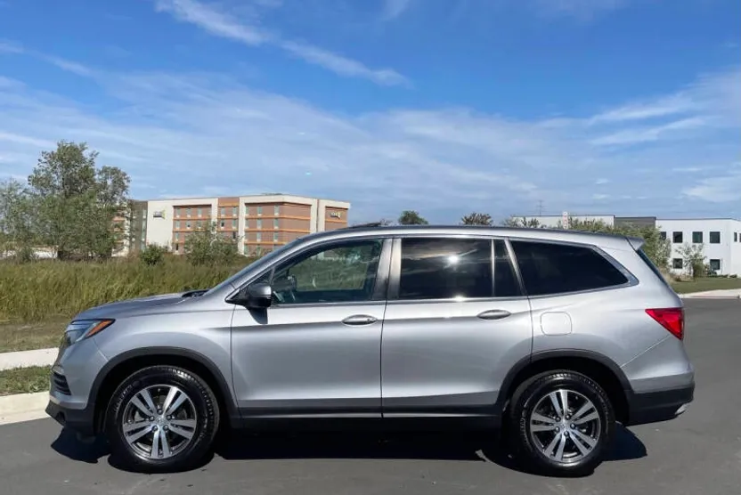 2017 Honda Pilot EX-L photo 1